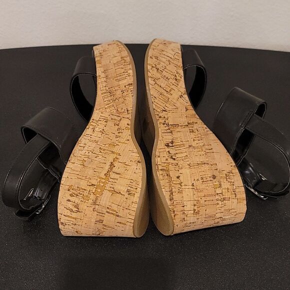 BRAND NEW WILD DIVA LOUNGS DOUBLE STRAP WEDGE SANDAL - Picture 7 of 16